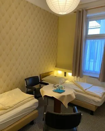 Alpha Hotel Garni-3